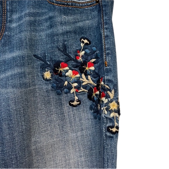 Driftwood Beau Floral Embroidered Jeans size 28 - Picture 4 of 5